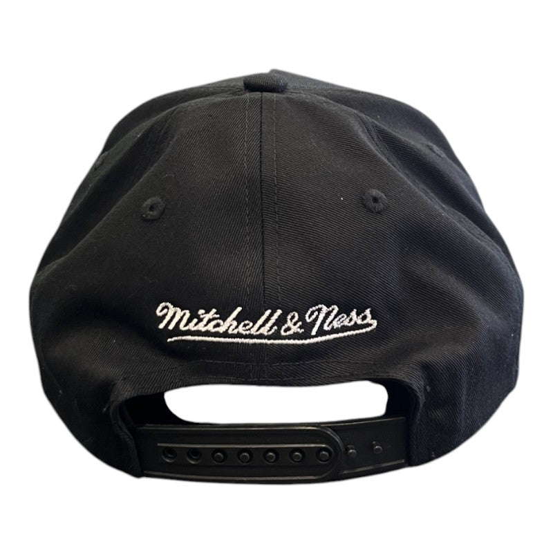 Mitchell & Ness NBA Team Pro Pinch Celtics Snapback - Black