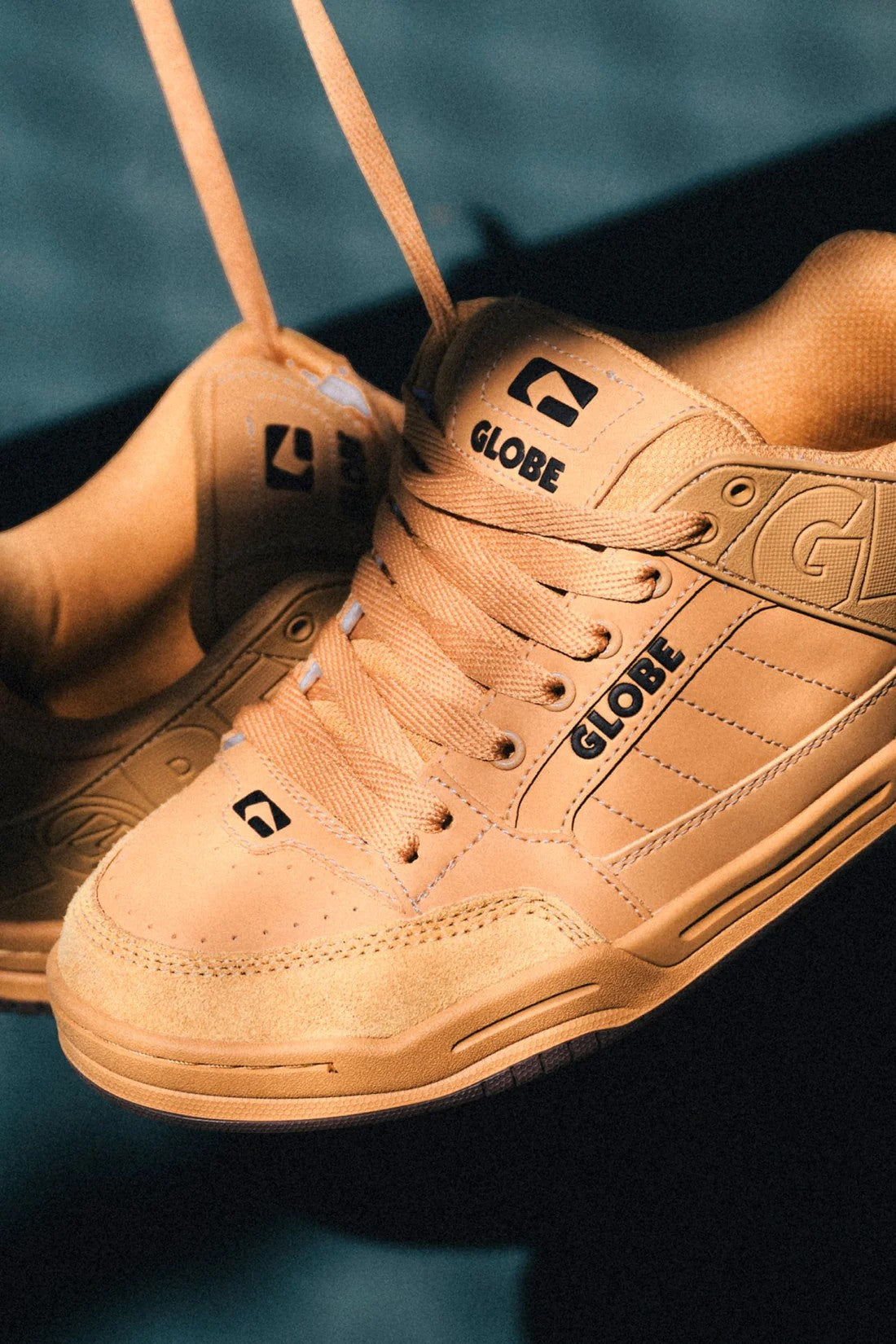 Globe Tilt - Honey/Gum