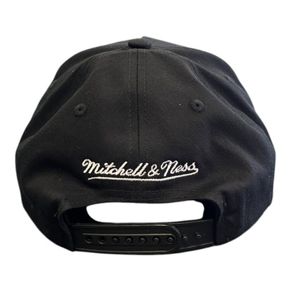 Mitchell & Ness NBA Team Pro Pinch Celtics Snapback - Black