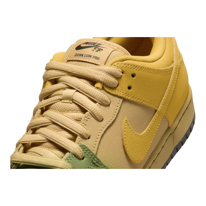 Nike SB Dunk Low Pro WC "Hatch Chilli" - Saffron Quartz